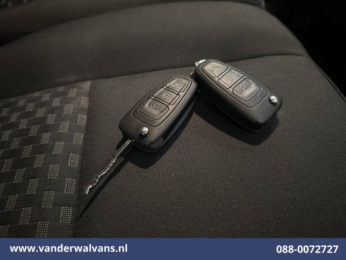 Ford Transit Ford Transit 2.0 TDCI 155pk Bakwagen 225cm Hoog Laadklep Euro6 Airco | Camera | Cruisecontrol | Verwarmde voorruit Bijrijdersbank