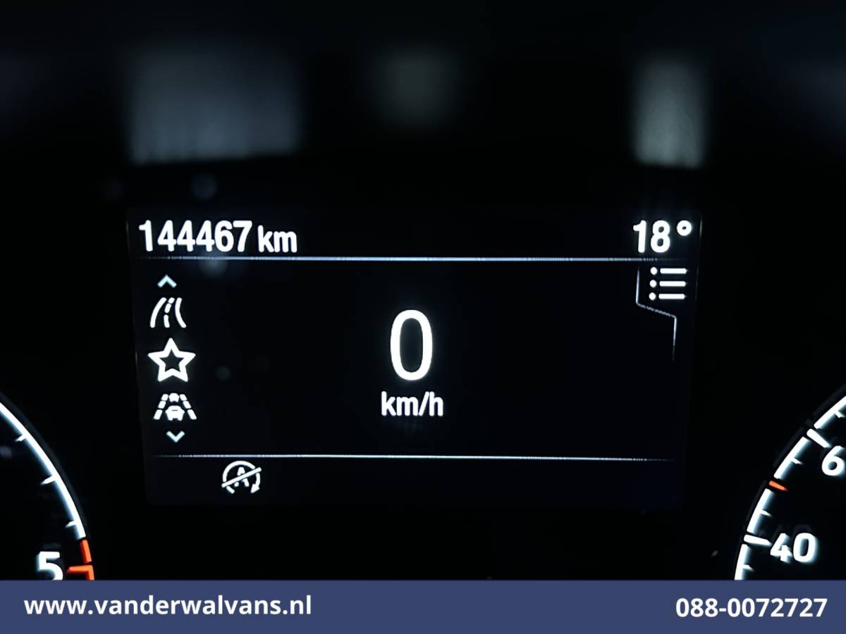 Ford Transit Ford Transit 2.0 TDCI 155pk Bakwagen 225cm Hoog Laadklep Euro6 Airco | Camera | Cruisecontrol | Verwarmde voorruit Bijrijdersbank