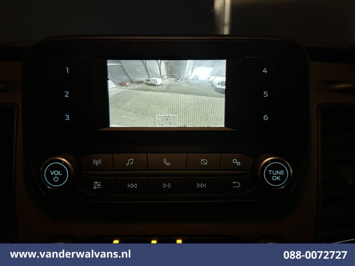 Ford Transit Ford Transit 2.0 TDCI 155pk Bakwagen 225cm Hoog Laadklep Euro6 Airco | Camera | Cruisecontrol | Verwarmde voorruit Bijrijdersbank