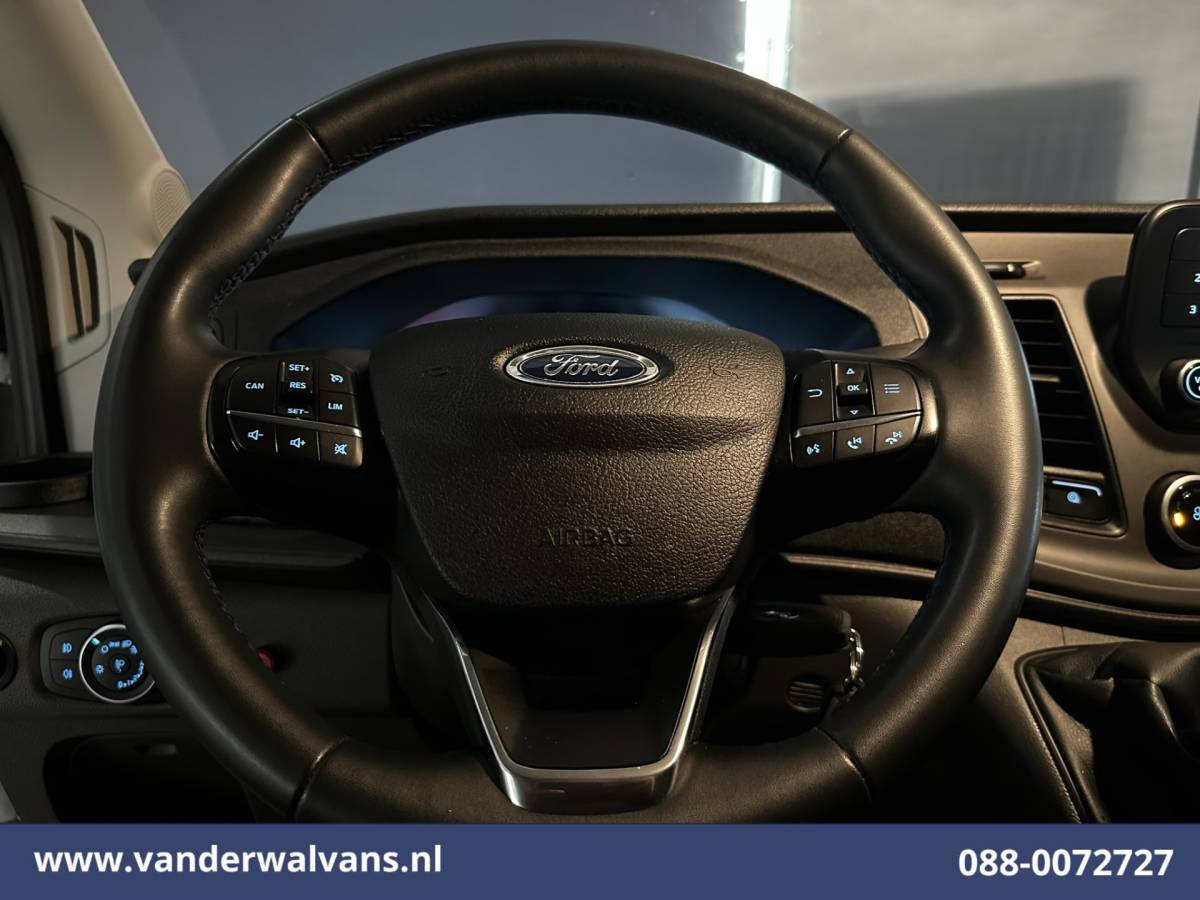 Ford Transit Ford Transit 2.0 TDCI 155pk Bakwagen 225cm Hoog Laadklep Euro6 Airco | Camera | Cruisecontrol | Verwarmde voorruit Bijrijdersbank