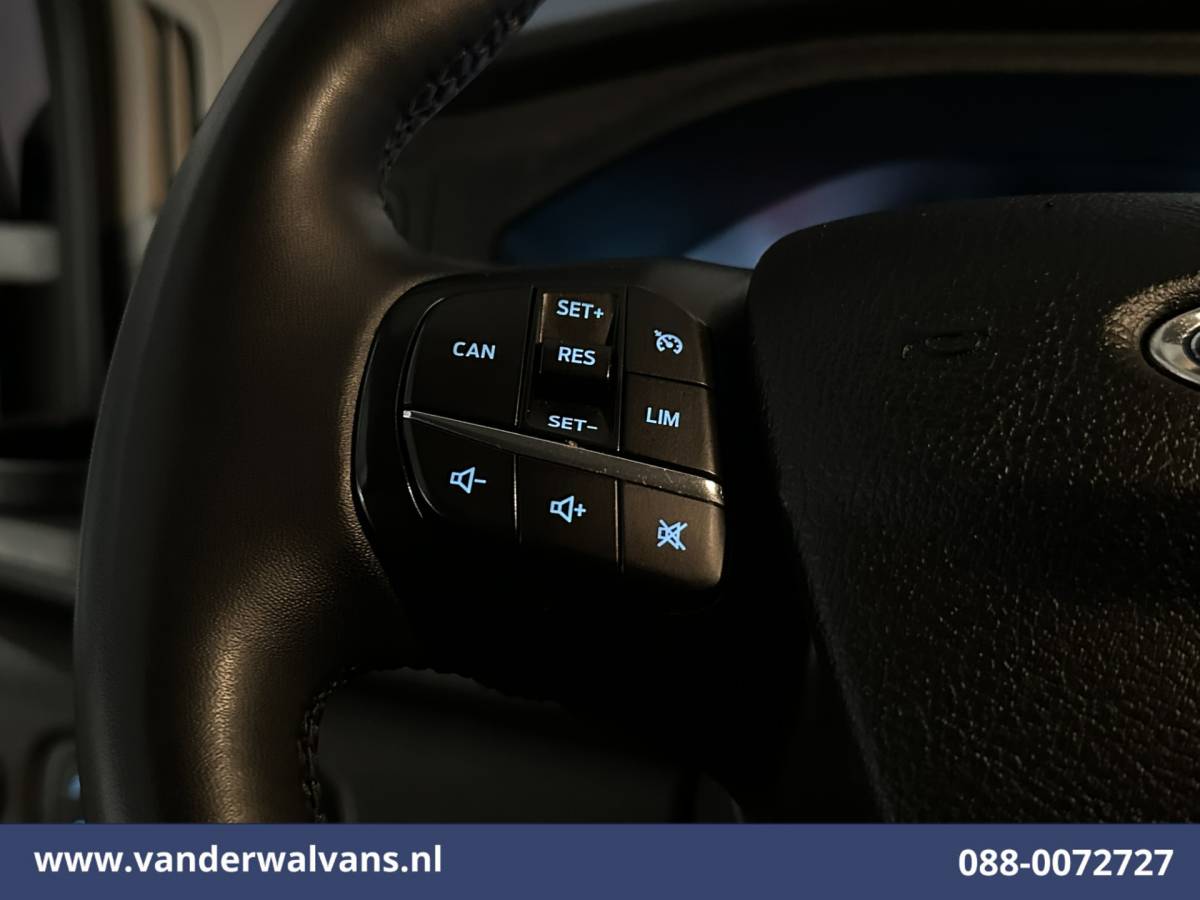 Ford Transit Ford Transit 2.0 TDCI 155pk Bakwagen 225cm Hoog Laadklep Euro6 Airco | Camera | Cruisecontrol | Verwarmde voorruit Bijrijdersbank