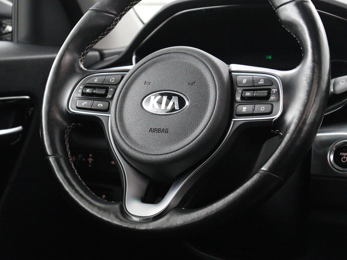 Kia e-Niro Kia e-Niro DynamicPlusLine 64 kWh | SOH 95,3% | Panoramadak | Half leder |  Stuur/stoel verwarming | Adaptive cruise | Lane assist | Climate control | Carplay | Camera | Park assist | Full LED