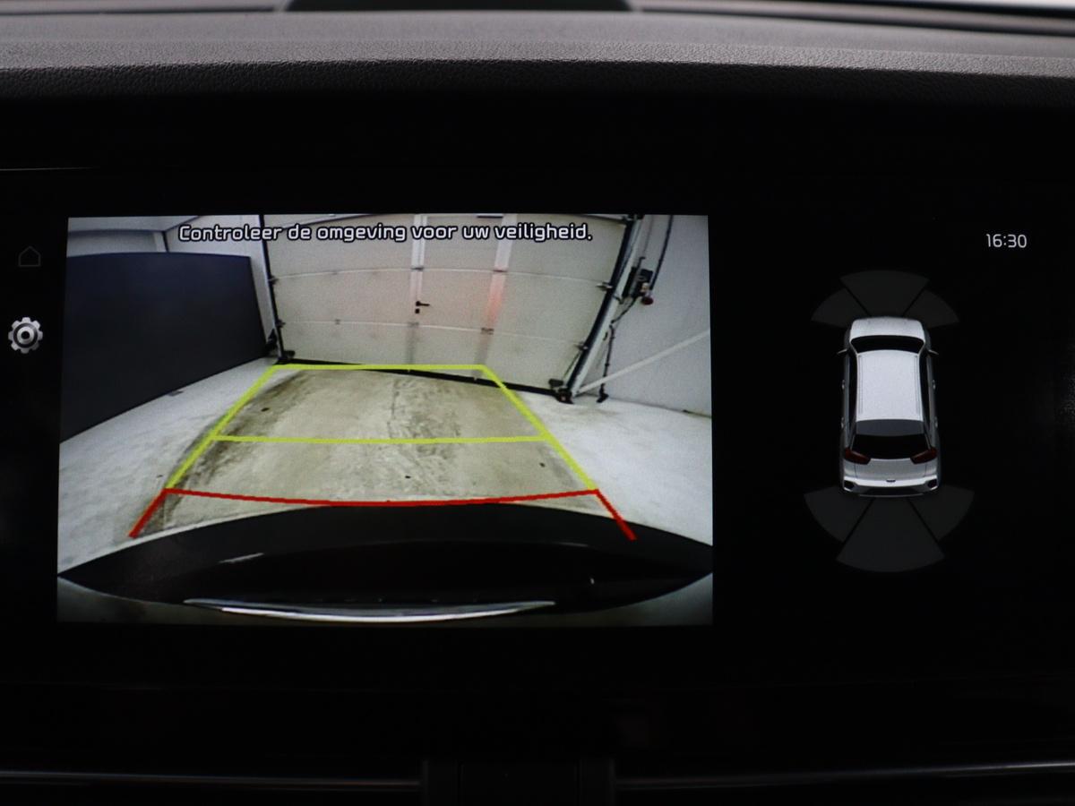 Kia e-Niro Kia e-Niro DynamicPlusLine 64 kWh | SOH 95,3% | Panoramadak | Half leder |  Stuur/stoel verwarming | Adaptive cruise | Lane assist | Climate control | Carplay | Camera | Park assist | Full LED