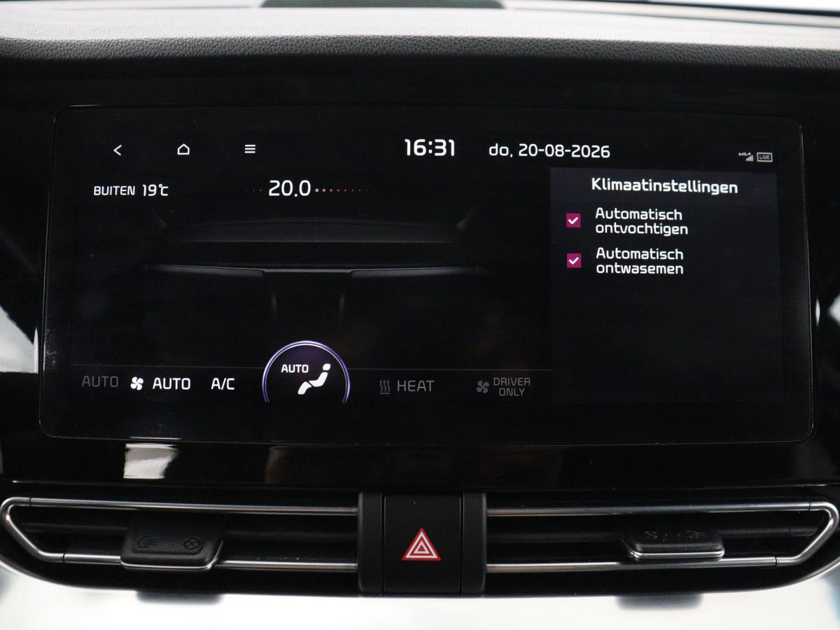 Kia e-Niro Kia e-Niro DynamicPlusLine 64 kWh | SOH 95,3% | Panoramadak | Half leder |  Stuur/stoel verwarming | Adaptive cruise | Lane assist | Climate control | Carplay | Camera | Park assist | Full LED