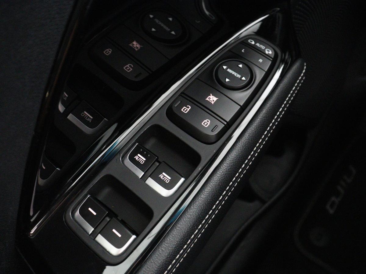 Kia e-Niro Kia e-Niro DynamicPlusLine 64 kWh | SOH 95,3% | Panoramadak | Half leder |  Stuur/stoel verwarming | Adaptive cruise | Lane assist | Climate control | Carplay | Camera | Park assist | Full LED