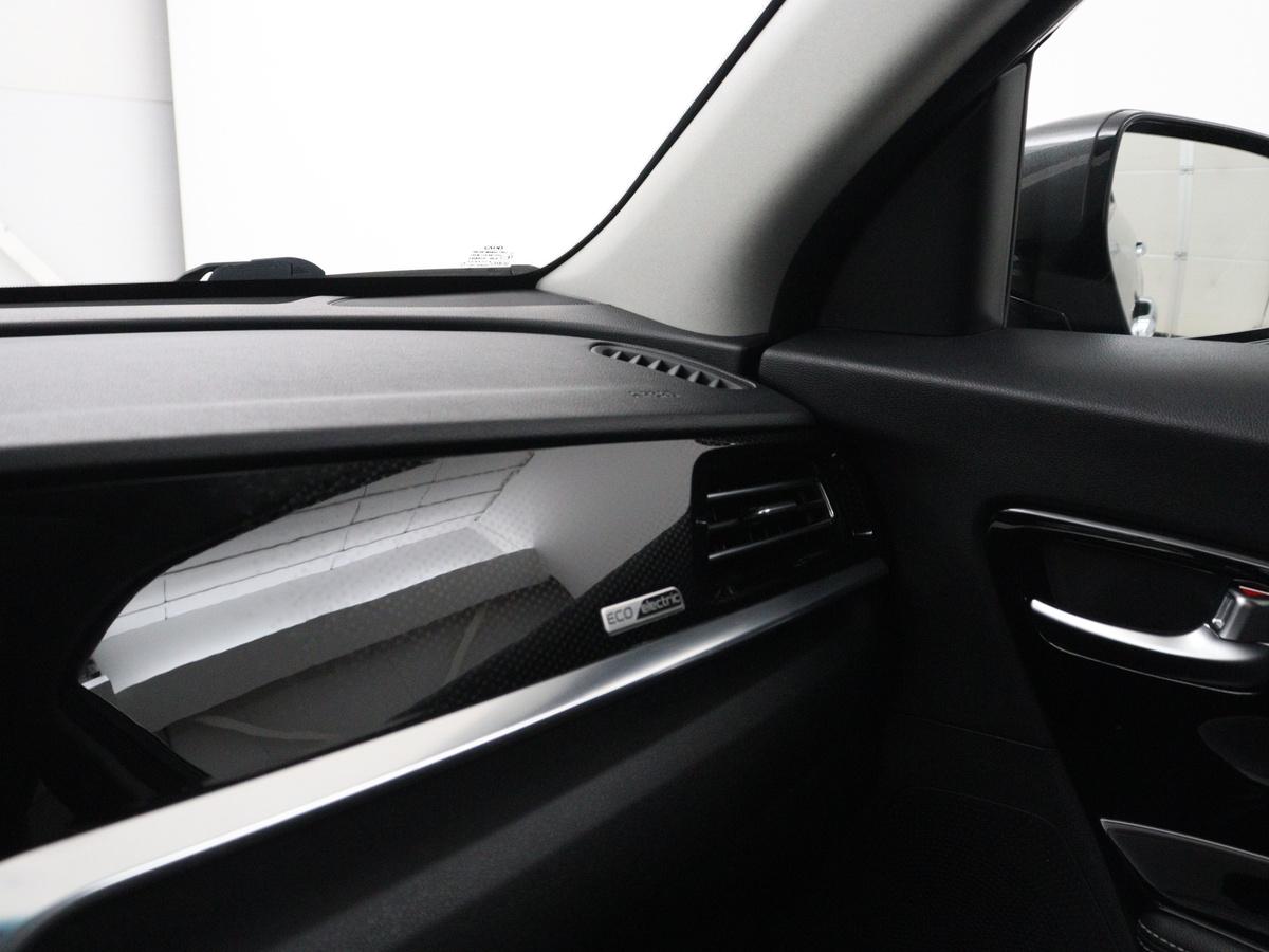Kia e-Niro Kia e-Niro DynamicPlusLine 64 kWh | SOH 95,3% | Panoramadak | Half leder |  Stuur/stoel verwarming | Adaptive cruise | Lane assist | Climate control | Carplay | Camera | Park assist | Full LED