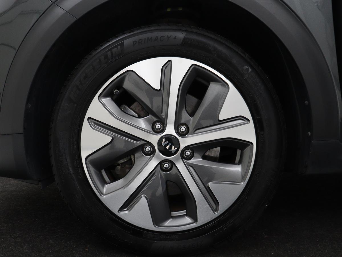 Kia e-Niro Kia e-Niro DynamicPlusLine 64 kWh | SOH 95,3% | Panoramadak | Half leder |  Stuur/stoel verwarming | Adaptive cruise | Lane assist | Climate control | Carplay | Camera | Park assist | Full LED