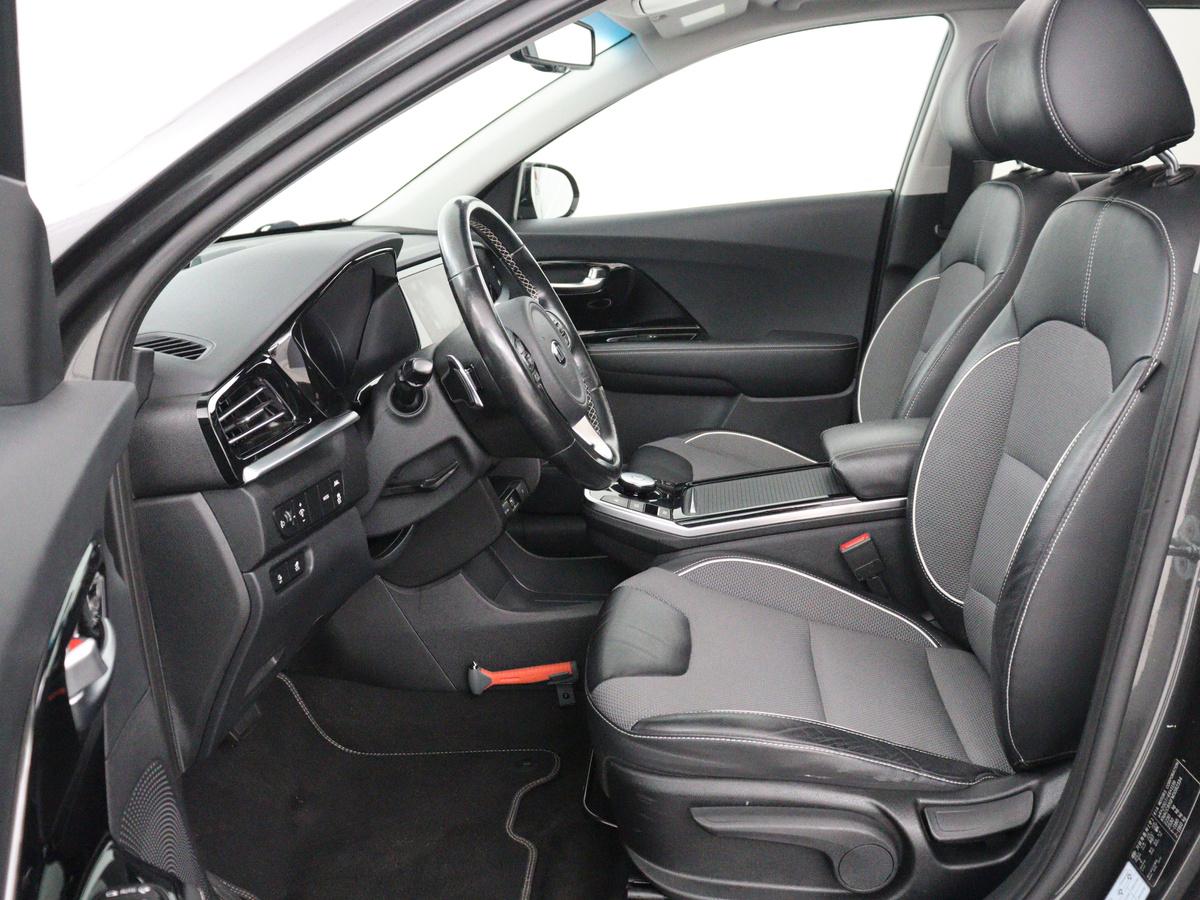 Kia e-Niro Kia e-Niro DynamicPlusLine 64 kWh | SOH 95,3% | Panoramadak | Half leder |  Stuur/stoel verwarming | Adaptive cruise | Lane assist | Climate control | Carplay | Camera | Park assist | Full LED