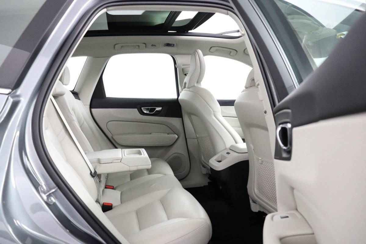 Volvo XC60 Volvo XC60 2.0 T5 Inscription |NAP|1e eigenaar|Pano|Memory|Luchtvering|Harman&Kardon