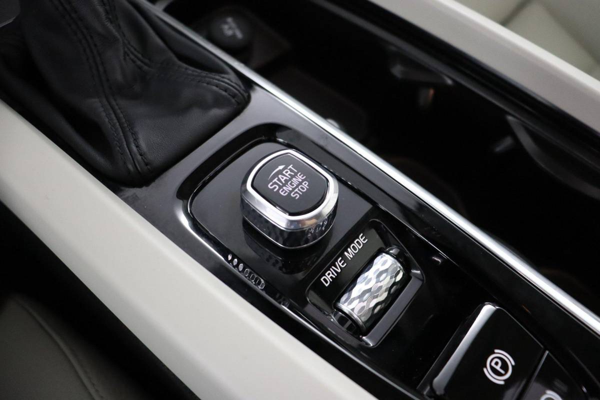 Volvo XC60 Volvo XC60 2.0 T5 Inscription |NAP|1e eigenaar|Pano|Memory|Luchtvering|Harman&Kardon