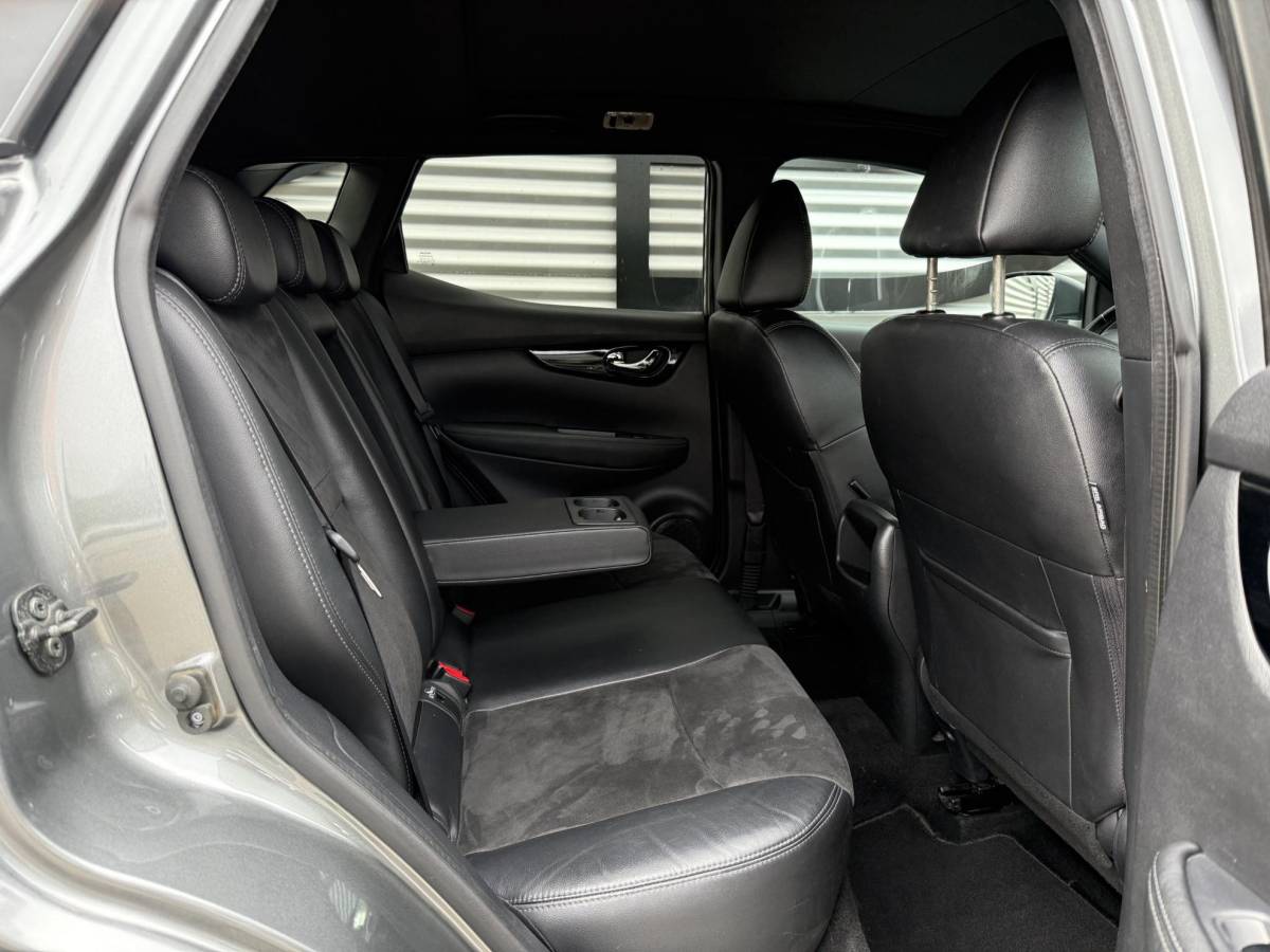 Nissan QASHQAI Nissan Qashqai 1.2 N-Connecta 1e Eigenaar|Navi|Pano|360 Camera|Clima|Cruise|PDC|Stoelverwarming|Dealer Onderhouden|N.A.P|APK tot 07-2027