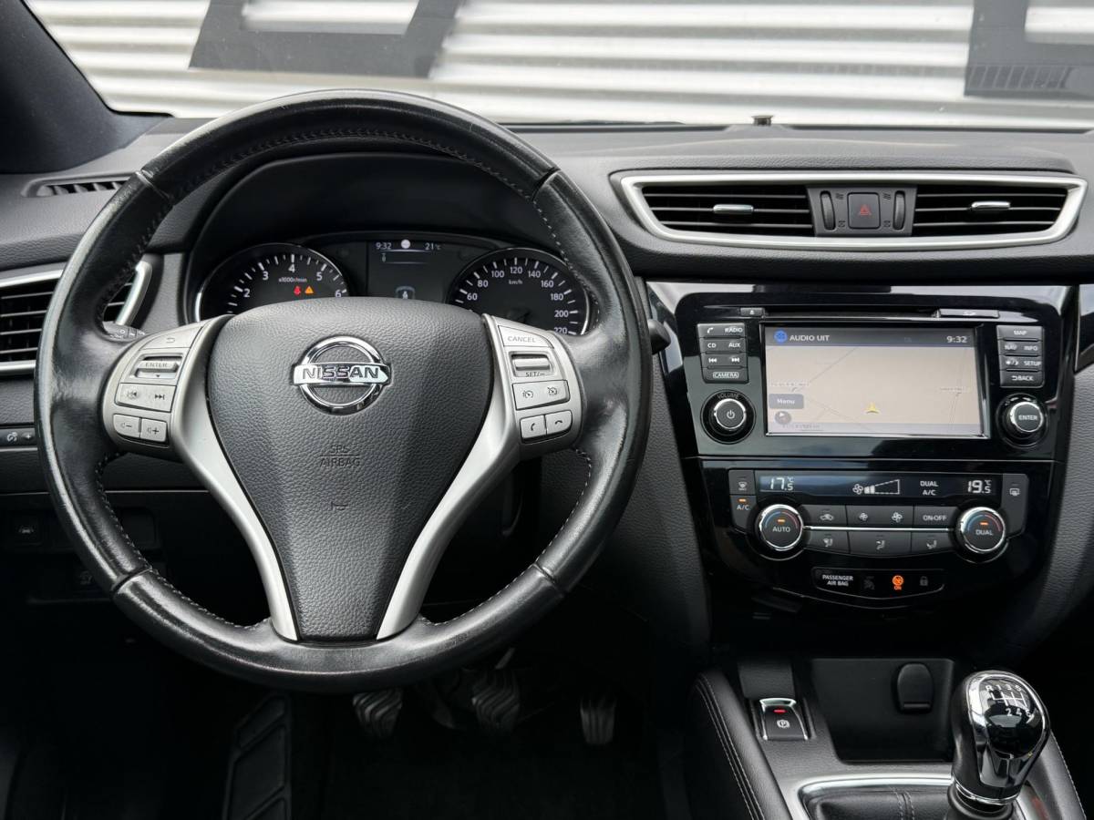 Nissan QASHQAI Nissan Qashqai 1.2 N-Connecta 1e Eigenaar|Navi|Pano|360 Camera|Clima|Cruise|PDC|Stoelverwarming|Dealer Onderhouden|N.A.P|APK tot 07-2027