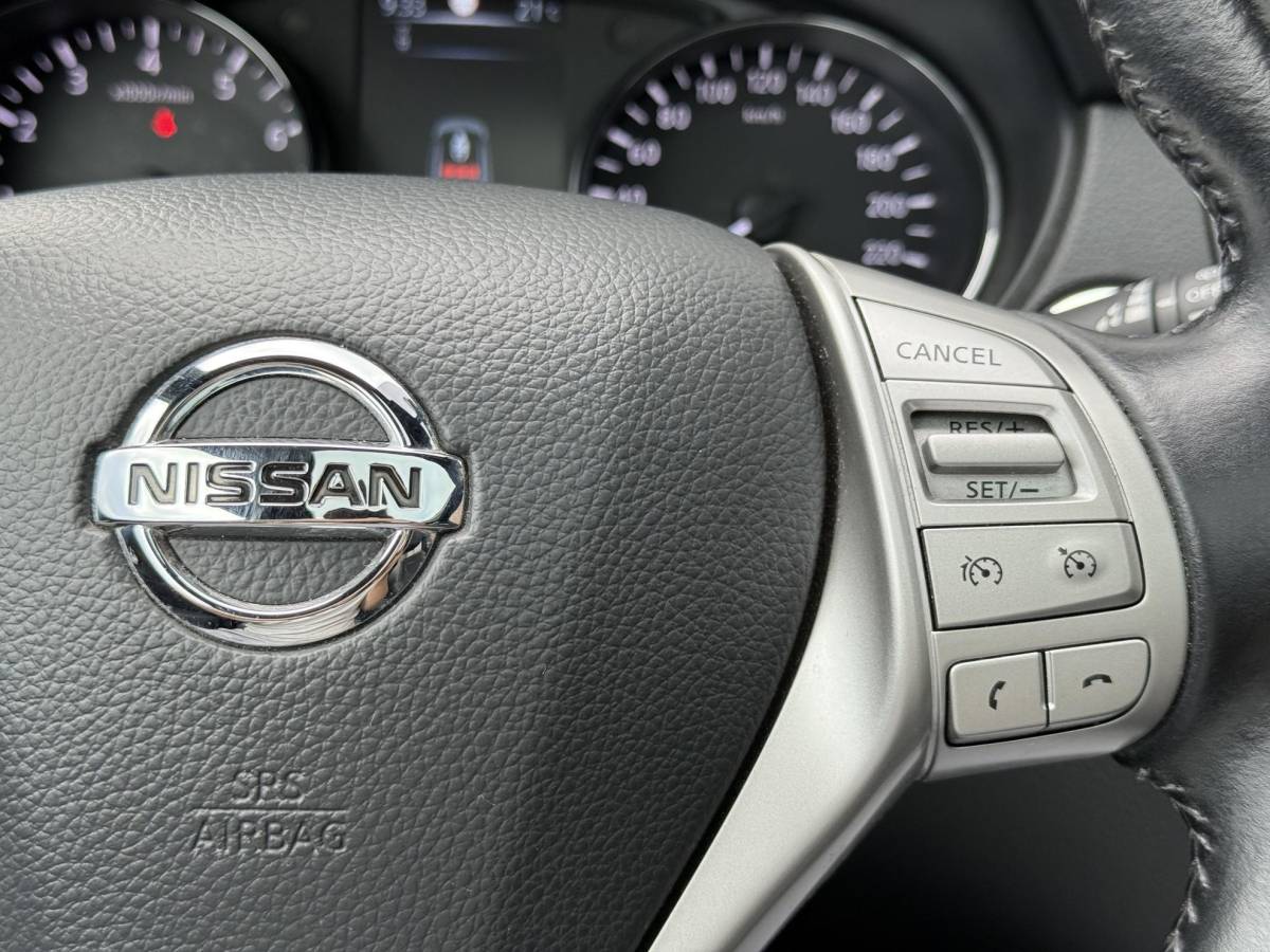 Nissan QASHQAI Nissan Qashqai 1.2 N-Connecta 1e Eigenaar|Navi|Pano|360 Camera|Clima|Cruise|PDC|Stoelverwarming|Dealer Onderhouden|N.A.P|APK tot 07-2027
