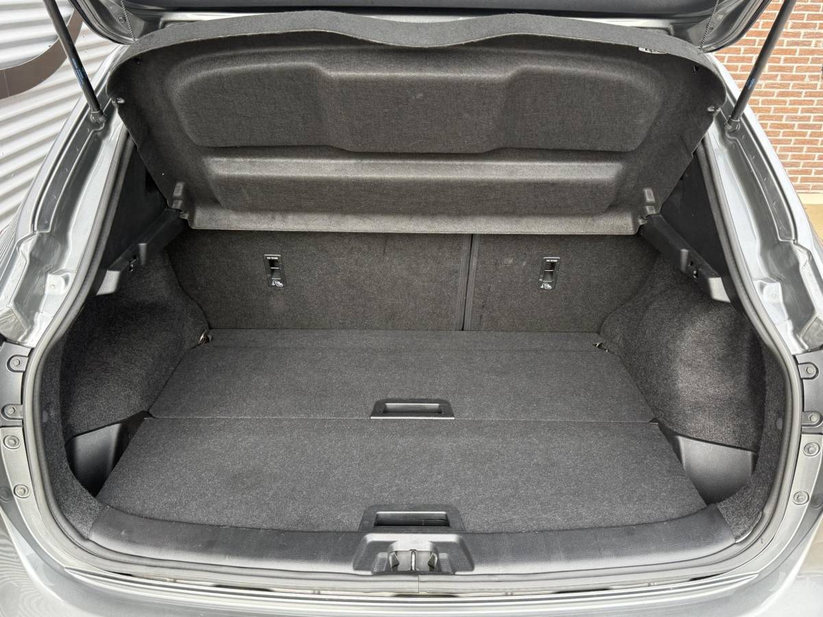 Nissan QASHQAI Nissan Qashqai 1.2 N-Connecta 1e Eigenaar|Navi|Pano|360 Camera|Clima|Cruise|PDC|Stoelverwarming|Dealer Onderhouden|N.A.P|APK tot 07-2027