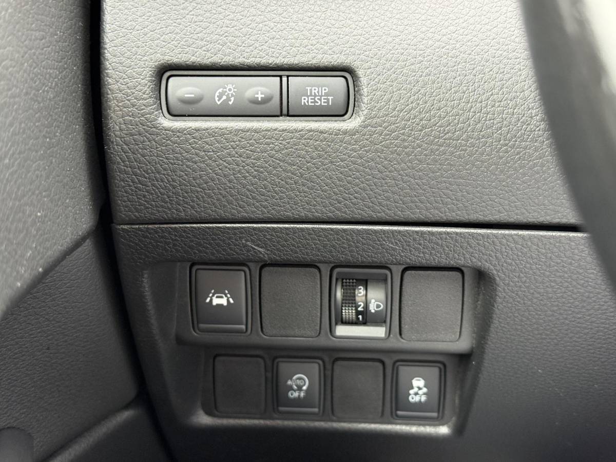 Nissan QASHQAI Nissan Qashqai 1.2 N-Connecta 1e Eigenaar|Navi|Pano|360 Camera|Clima|Cruise|PDC|Stoelverwarming|Dealer Onderhouden|N.A.P|APK tot 07-2027