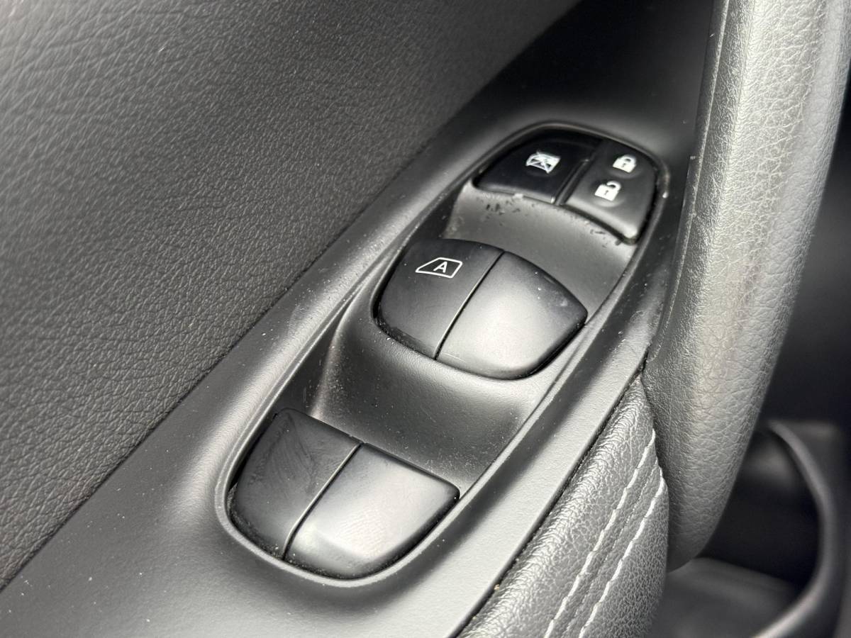 Nissan QASHQAI Nissan Qashqai 1.2 N-Connecta 1e Eigenaar|Navi|Pano|360 Camera|Clima|Cruise|PDC|Stoelverwarming|Dealer Onderhouden|N.A.P|APK tot 07-2027