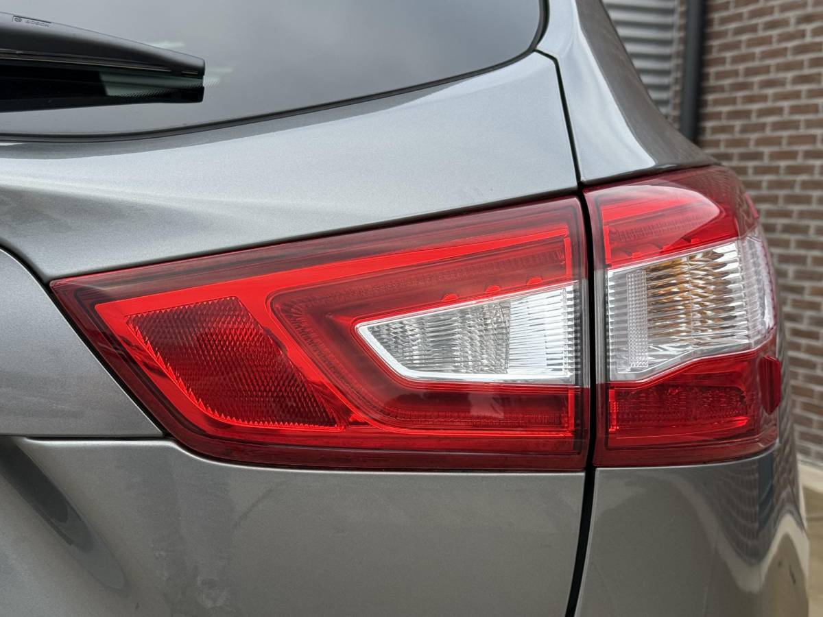 Nissan QASHQAI Nissan Qashqai 1.2 N-Connecta 1e Eigenaar|Navi|Pano|360 Camera|Clima|Cruise|PDC|Stoelverwarming|Dealer Onderhouden|N.A.P|APK tot 07-2027