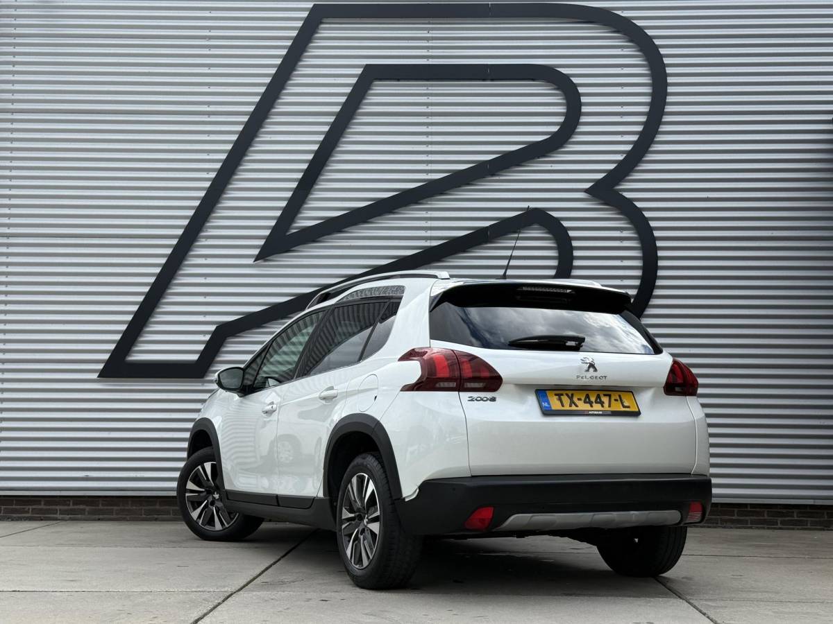 Peugeot 2008 Peugeot 2008 1.2 PureTech Allure 2e Eigenaar|Navi|Pano|Carplay|Clima|Cruise|PDC|Dealer Onderhouden|APK tot 02-2027