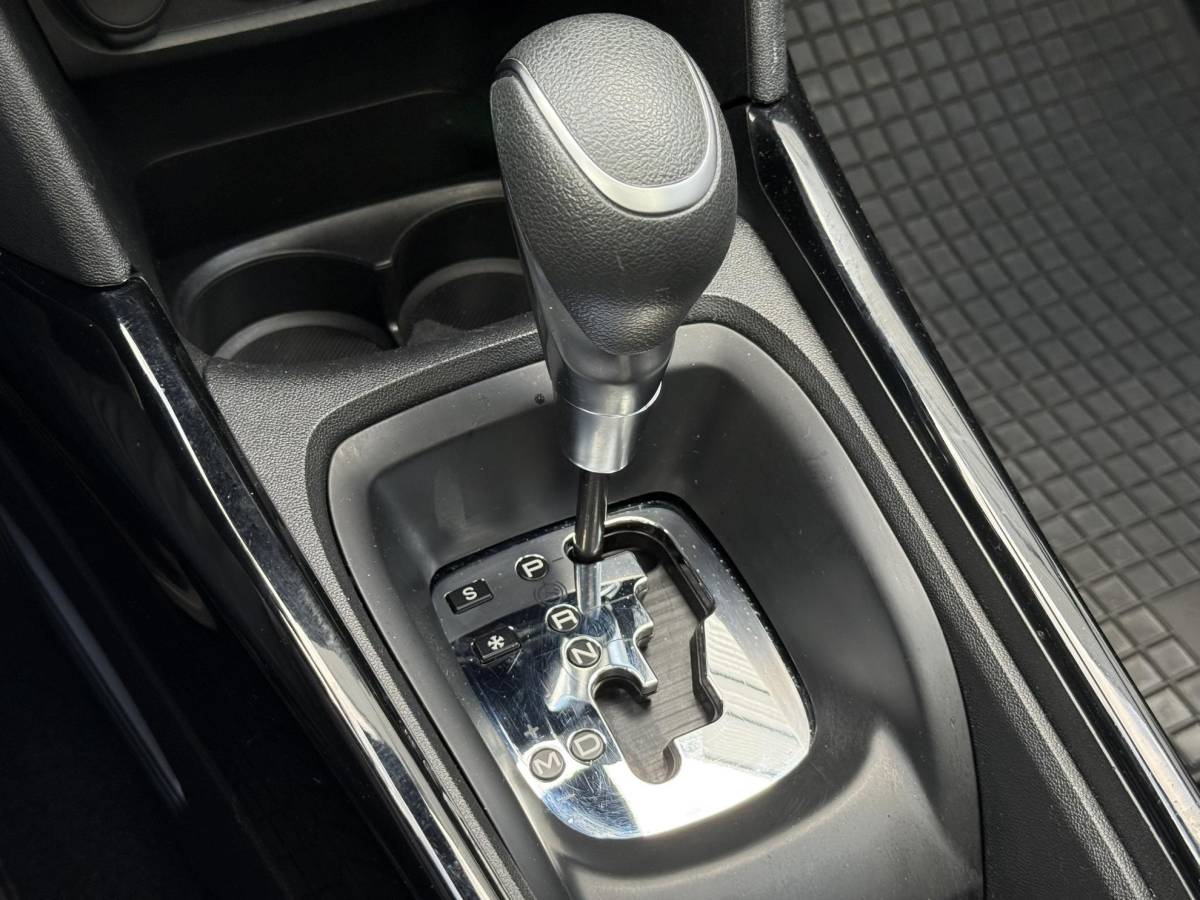 Peugeot 2008 Peugeot 2008 1.2 PureTech Allure 2e Eigenaar|Navi|Pano|Carplay|Clima|Cruise|PDC|Dealer Onderhouden|APK tot 02-2027