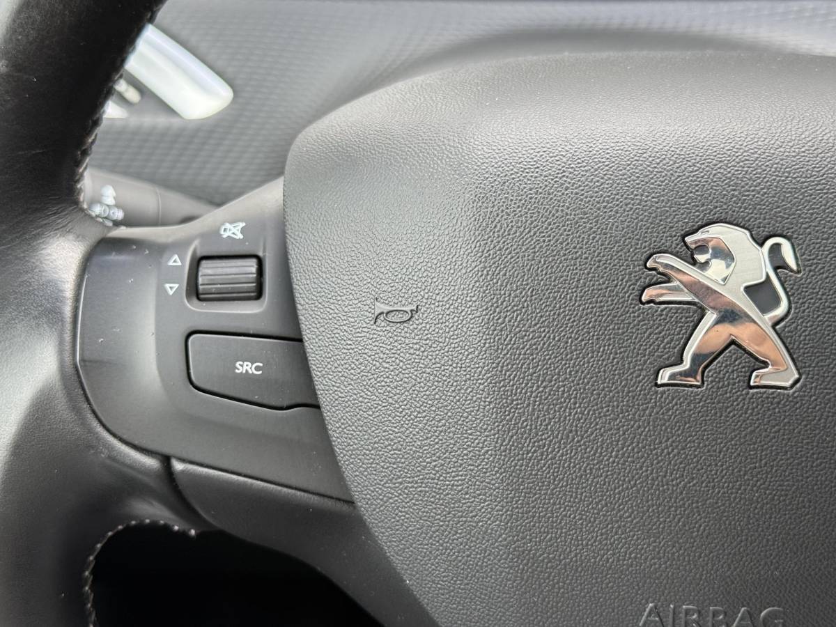 Peugeot 2008 Peugeot 2008 1.2 PureTech Allure 2e Eigenaar|Navi|Pano|Carplay|Clima|Cruise|PDC|Dealer Onderhouden|APK tot 02-2027