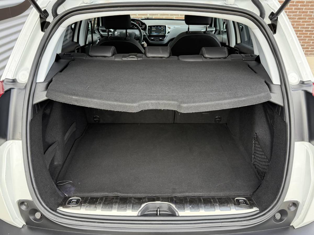 Peugeot 2008 Peugeot 2008 1.2 PureTech Allure 2e Eigenaar|Navi|Pano|Carplay|Clima|Cruise|PDC|Dealer Onderhouden|APK tot 02-2027