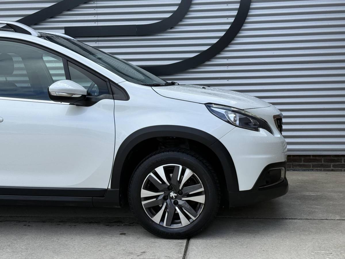 Peugeot 2008 Peugeot 2008 1.2 PureTech Allure 2e Eigenaar|Navi|Pano|Carplay|Clima|Cruise|PDC|Dealer Onderhouden|APK tot 02-2027