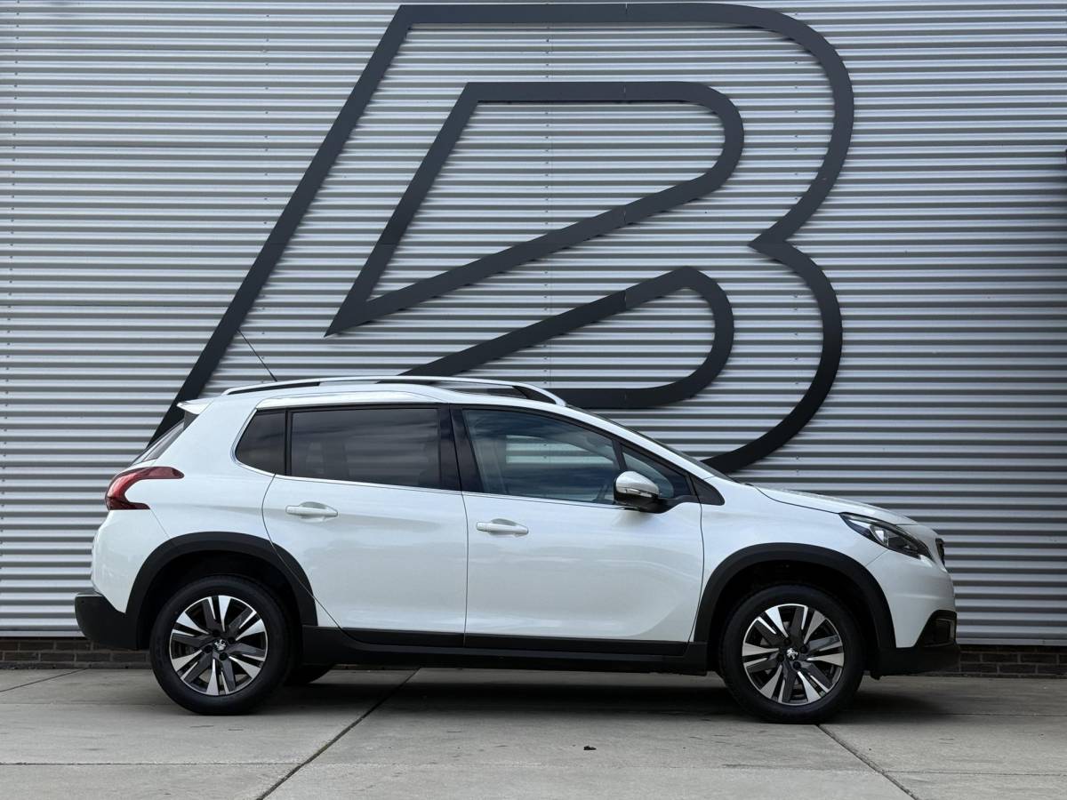 Peugeot 2008 Peugeot 2008 1.2 PureTech Allure 2e Eigenaar|Navi|Pano|Carplay|Clima|Cruise|PDC|Dealer Onderhouden|APK tot 02-2027