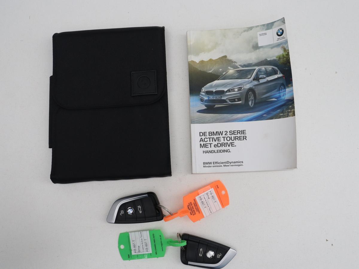 BMW 2 Serie BMW 2-serie Active Tourer 225xe iPerformance Centennial High Executive | SOH 88,6% | Leder | Stoelverwarming |  Adaptive cruise | Head-up | Navigatie | Bluetooth | Camera | Park assist | Elektrische achterklep | Trekhaak