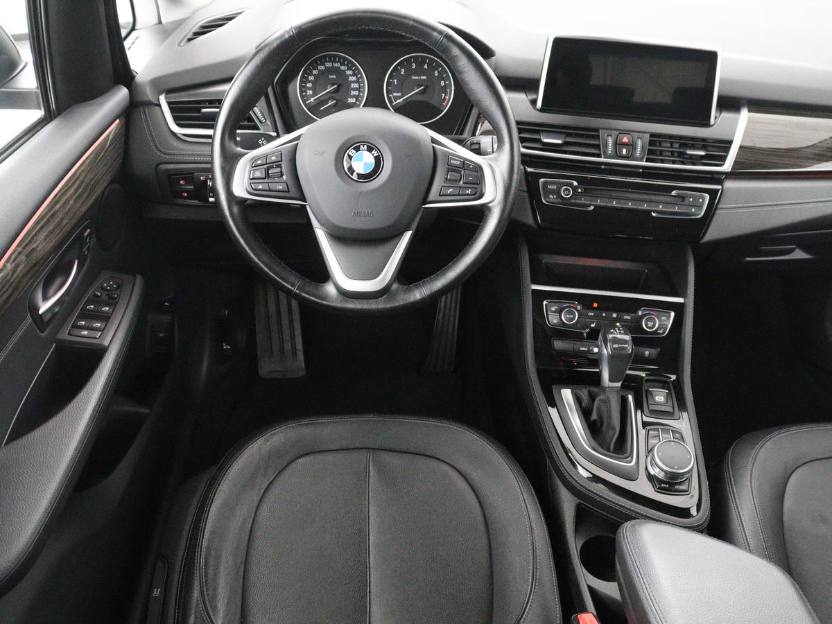 BMW 2 Serie BMW 2-serie Active Tourer 225xe iPerformance Centennial High Executive | SOH 88,6% | Leder | Stoelverwarming |  Adaptive cruise | Head-up | Navigatie | Bluetooth | Camera | Park assist | Elektrische achterklep | Trekhaak