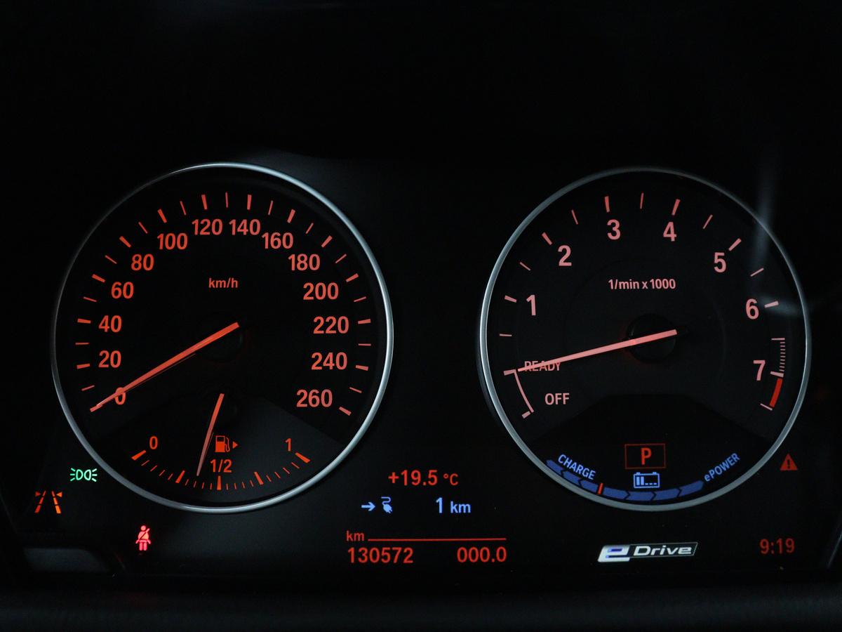 BMW 2 Serie BMW 2-serie Active Tourer 225xe iPerformance Centennial High Executive | SOH 88,6% | Leder | Stoelverwarming |  Adaptive cruise | Head-up | Navigatie | Bluetooth | Camera | Park assist | Elektrische achterklep | Trekhaak