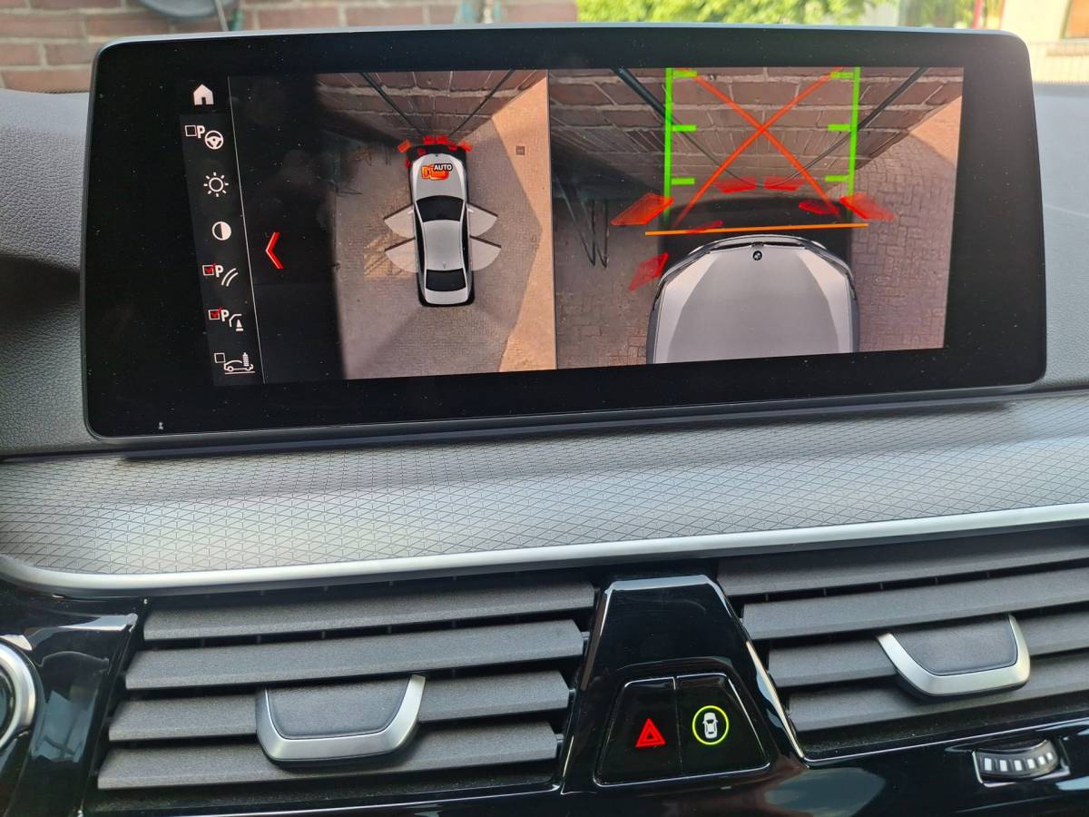 BMW 5 Serie BMW 5-serie 540i xDrive 340PK M-Sport Panoramadak / Harman & Kardon / Night Vision / Apple Carplay / Rondom Zicht Camera / Stoelve