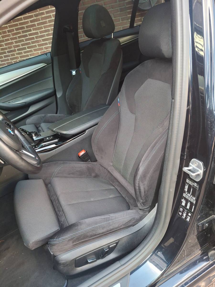 BMW 5 Serie BMW 5-serie 540i xDrive 340PK M-Sport Panoramadak / Harman & Kardon / Night Vision / Apple Carplay / Rondom Zicht Camera / Stoelve