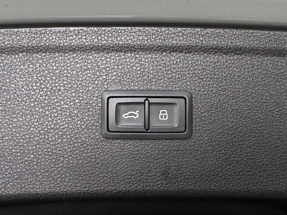 Audi Q5 Audi Q5 55 TFSIe 367PK HYBRID QUATTRO S-LINE SPORT LEDER/360° CAMERA/LED/NAV/CARPLAY