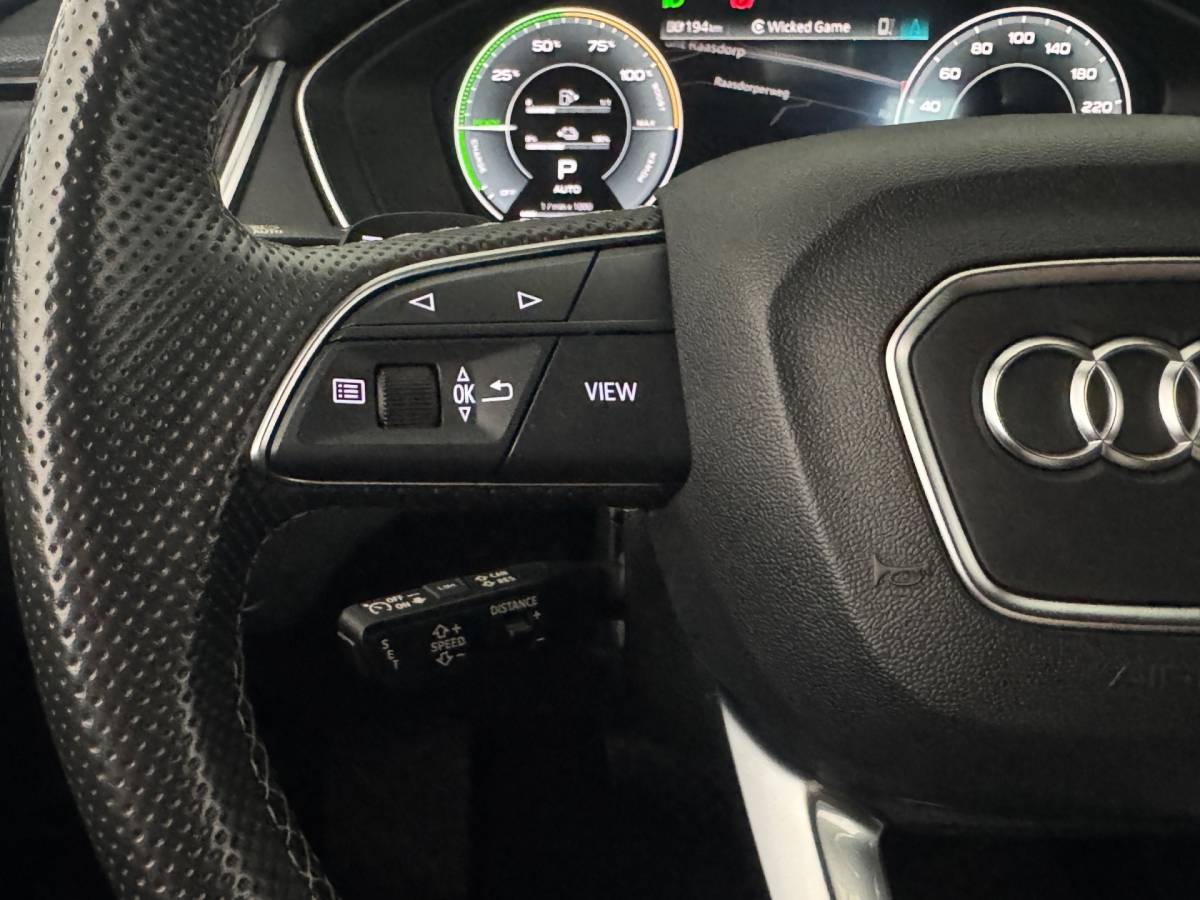 Audi Q5 Audi Q5 55 TFSIe 367PK HYBRID QUATTRO S-LINE SPORT LEDER/360° CAMERA/LED/NAV/CARPLAY