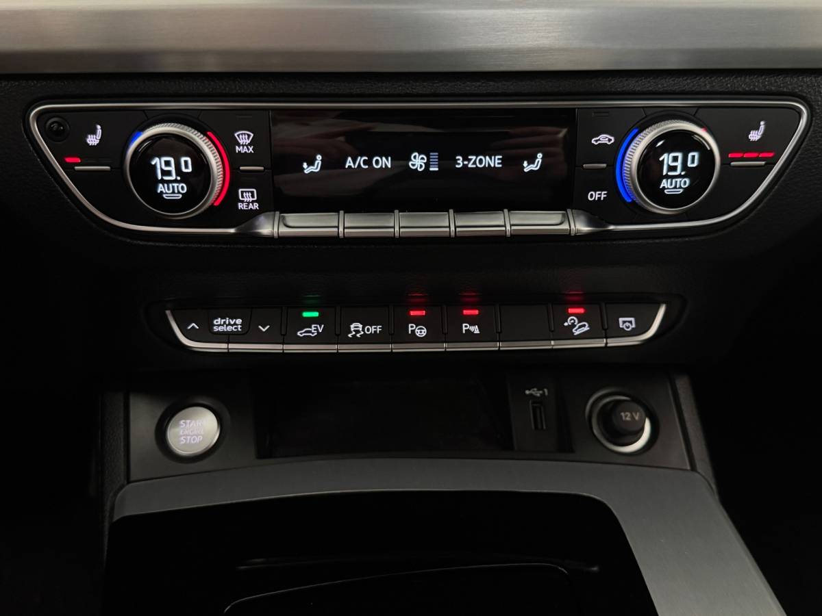 Audi Q5 Audi Q5 55 TFSIe 367PK HYBRID QUATTRO S-LINE SPORT LEDER/360° CAMERA/LED/NAV/CARPLAY