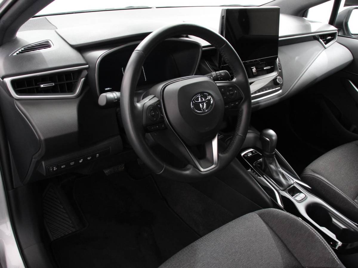 Toyota Corolla Touring Sports Toyota Corolla Touring Sports Automaat Hybrid 140 Active Navigatie Apple Carplay/Android Auto Climate Control Cruise Control Adaptive 17″Lichtmetalen velgen Camera
