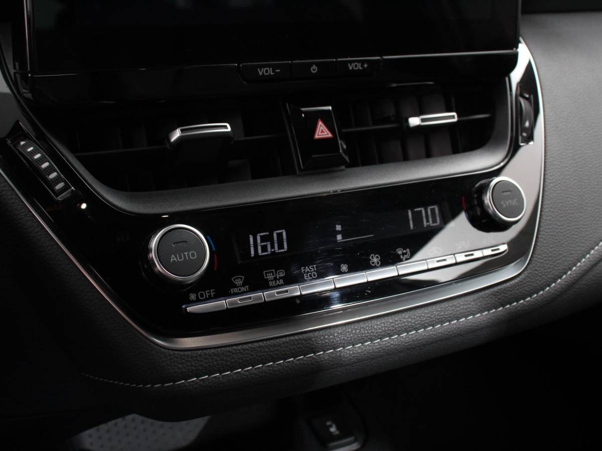 Toyota Corolla Touring Sports Toyota Corolla Touring Sports Automaat Hybrid 140 Active Navigatie Apple Carplay/Android Auto Climate Control Cruise Control Adaptive 17″Lichtmetalen velgen Camera