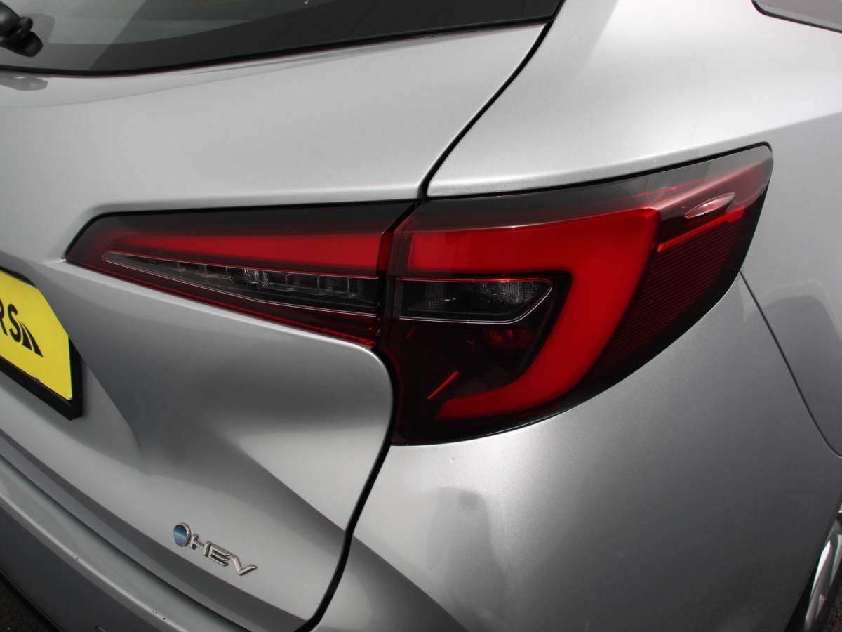 Toyota Corolla Touring Sports Toyota Corolla Touring Sports Automaat Hybrid 140 Active Navigatie Apple Carplay/Android Auto Climate Control Cruise Control Adaptive 17″Lichtmetalen velgen Camera
