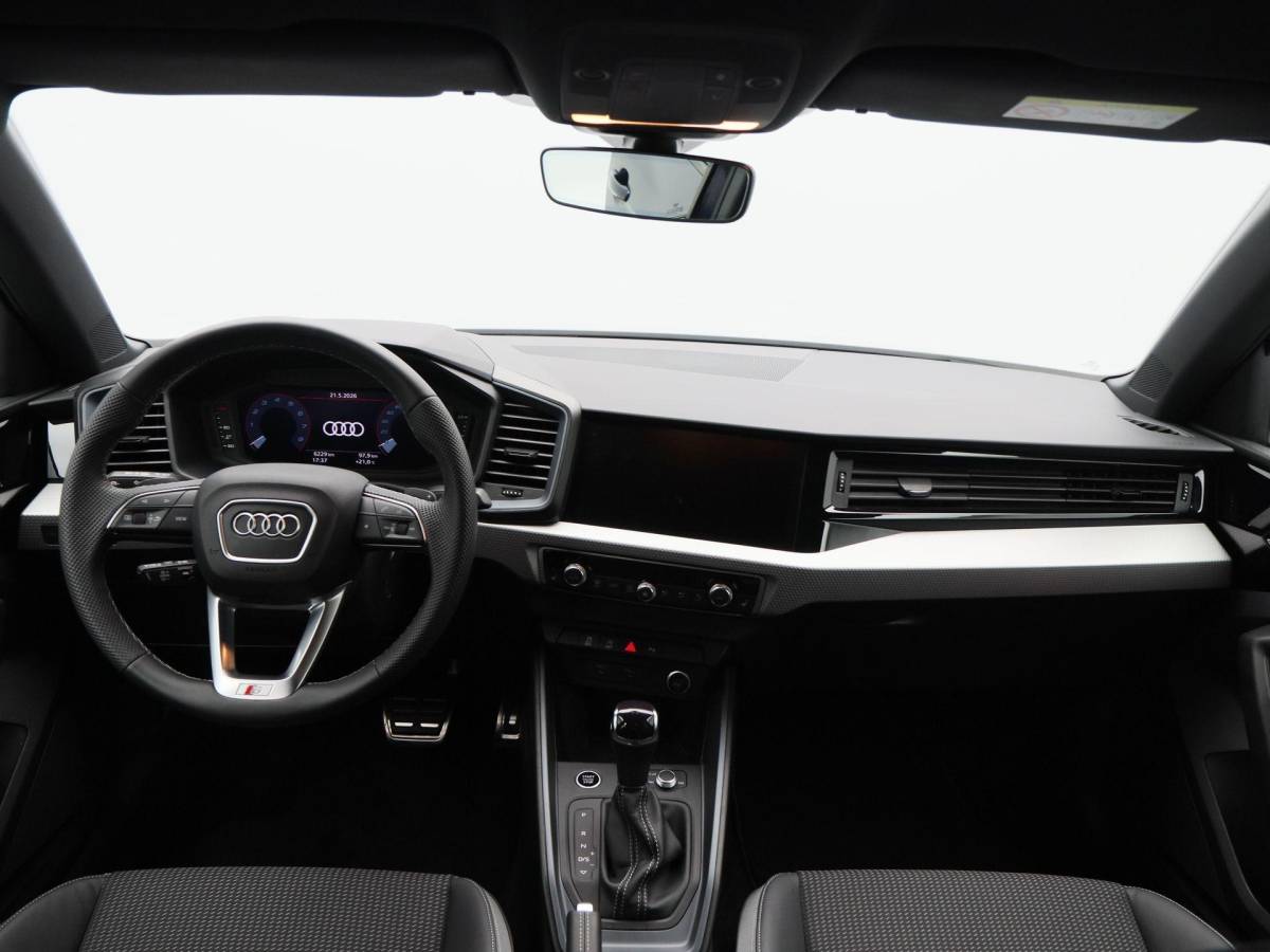 Audi A1 Sportback Audi A1 Sportback 30 TFSi 115 Pk Automaat S Edition | Full LED | Adaptive Cruise Control | Zwart Optiek | Stoelverwarming | Navigatie | Carplay | 18 Inch | 6.229 Km!!