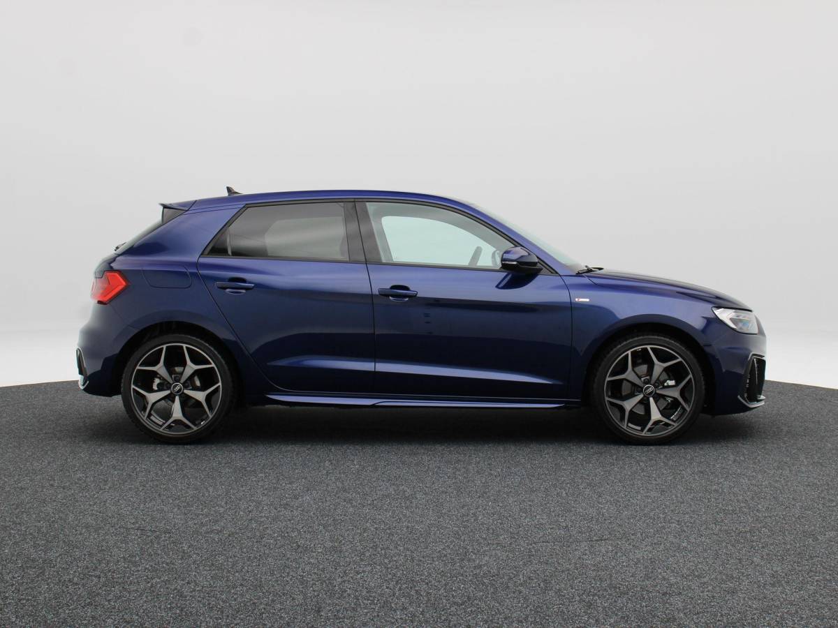 Audi A1 Sportback Audi A1 Sportback 30 TFSi 115 Pk Automaat S Edition | Full LED | Adaptive Cruise Control | Zwart Optiek | Stoelverwarming | Navigatie | Carplay | 18 Inch | 6.229 Km!!