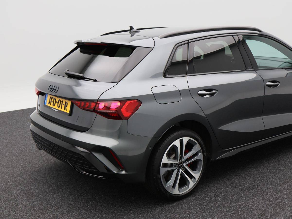 Audi A3 Audi A3 Sportback 45 TFSi e 272 Pk S-line Competition | Stoelverwarming | Trekhaak | Adaptive Cruise | Camera | CarPlay | 18 Inch | 12.686 Km !!
