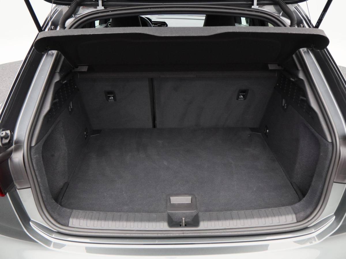Audi A3 Audi A3 Sportback 45 TFSi e 272 Pk S-line Competition | Stoelverwarming | Trekhaak | Adaptive Cruise | Camera | CarPlay | 18 Inch | 12.686 Km !!