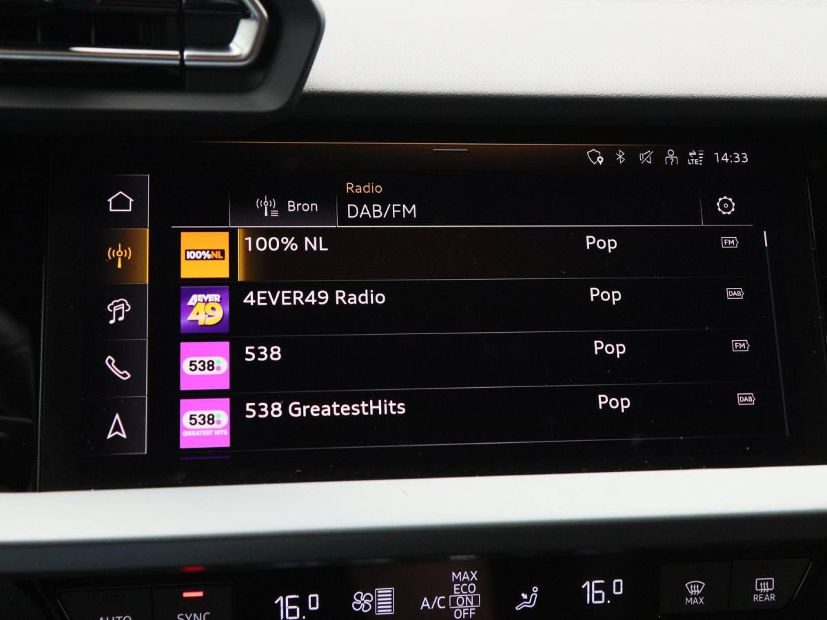 Audi A3 Audi A3 Sportback 45 TFSi e 272 Pk S-line Competition | Stoelverwarming | Trekhaak | Adaptive Cruise | Camera | CarPlay | 18 Inch | 12.686 Km !!