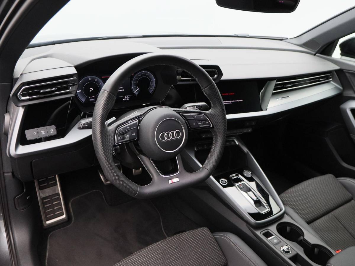 Audi A3 Audi A3 Sportback 45 TFSi e 272 Pk S-line Competition | Stoelverwarming | Trekhaak | Adaptive Cruise | Camera | CarPlay | 18 Inch | 12.686 Km !!