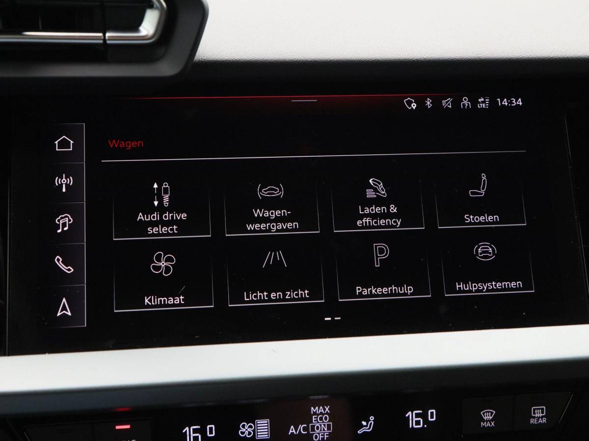 Audi A3 Audi A3 Sportback 45 TFSi e 272 Pk S-line Competition | Stoelverwarming | Trekhaak | Adaptive Cruise | Camera | CarPlay | 18 Inch | 12.686 Km !!