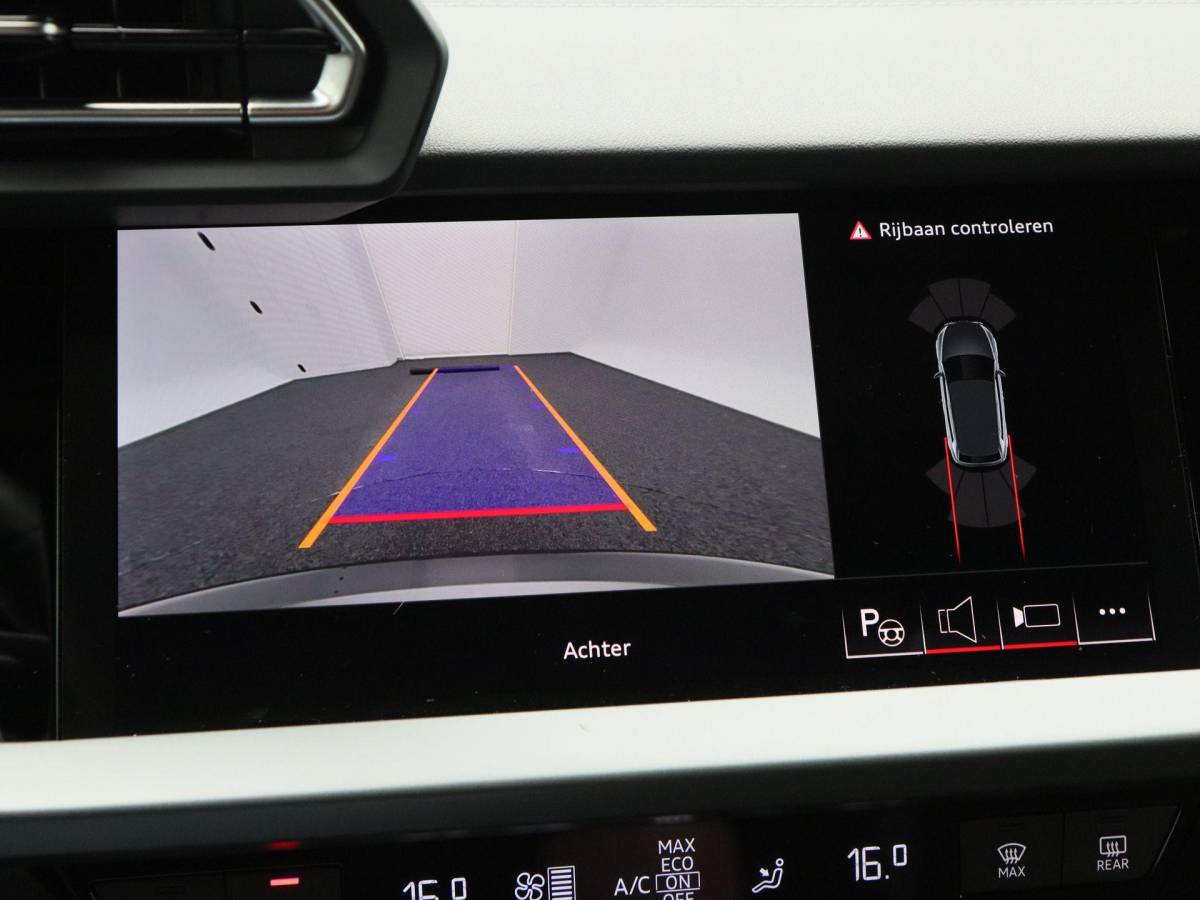 Audi A3 Audi A3 Sportback 45 TFSi e 272 Pk S-line Competition | Stoelverwarming | Trekhaak | Adaptive Cruise | Camera | CarPlay | 18 Inch | 12.686 Km !!