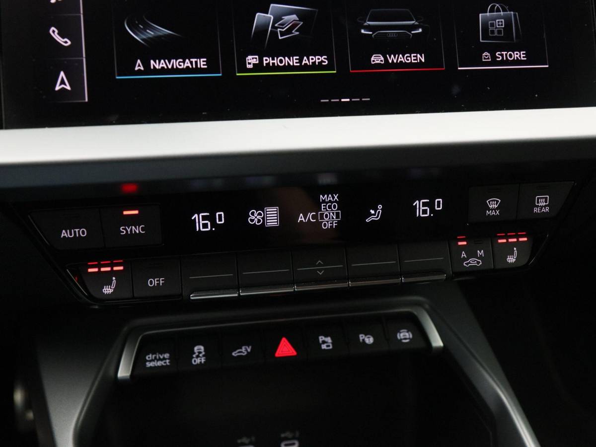 Audi A3 Audi A3 Sportback 45 TFSi e 272 Pk S-line Competition | Stoelverwarming | Trekhaak | Adaptive Cruise | Camera | CarPlay | 18 Inch | 12.686 Km !!
