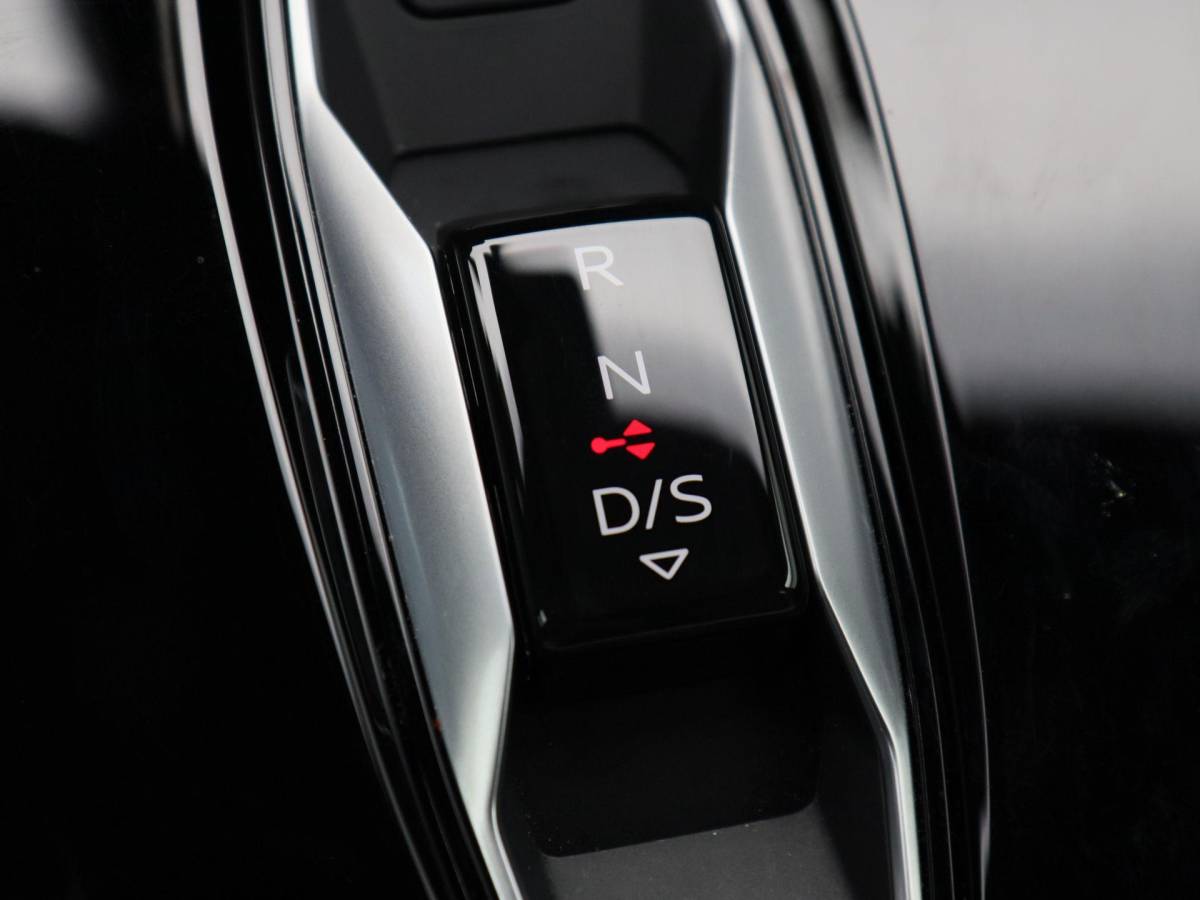 Audi A3 Audi A3 Sportback 45 TFSi e 272 Pk S-line Competition | Stoelverwarming | Trekhaak | Adaptive Cruise | Camera | CarPlay | 18 Inch | 12.686 Km !!