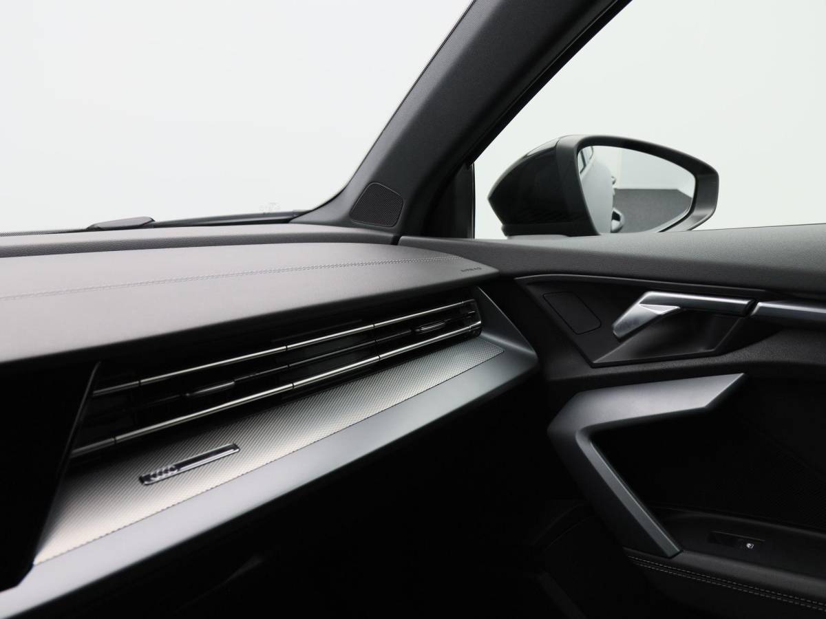 Audi A3 Audi A3 Sportback 45 TFSi e 272 Pk S-line Competition | Stoelverwarming | Trekhaak | Adaptive Cruise | Camera | CarPlay | 18 Inch | 12.686 Km !!
