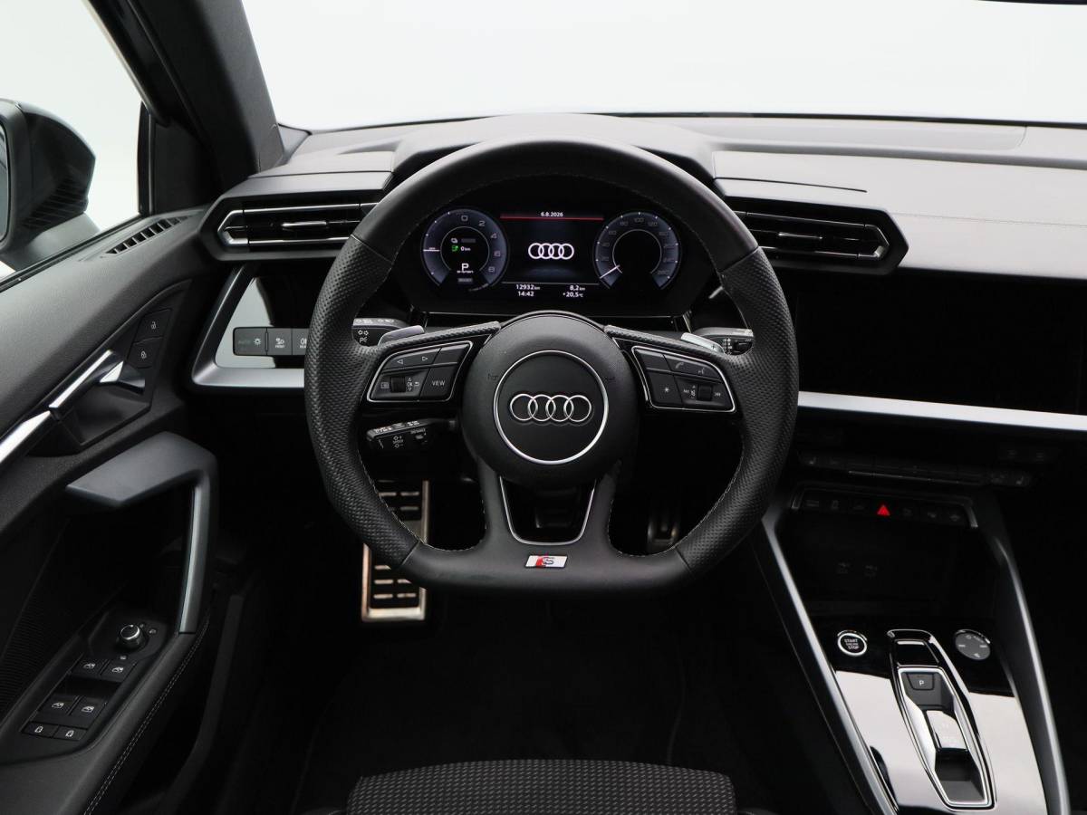 Audi A3 Audi A3 Sportback 45 TFSi e 272 Pk S-line Competition | Stoelverwarming | Trekhaak | Adaptive Cruise | Camera | CarPlay | 18 Inch | 12.686 Km !!